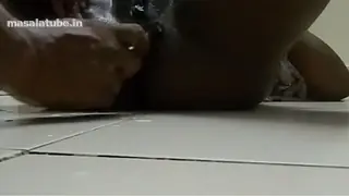 Viral mallu aunty pussy and ass shaving.MOV